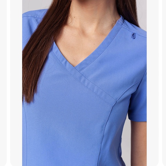 Maevn Momentum Jogger Scrub Set - Picture 5 of 14